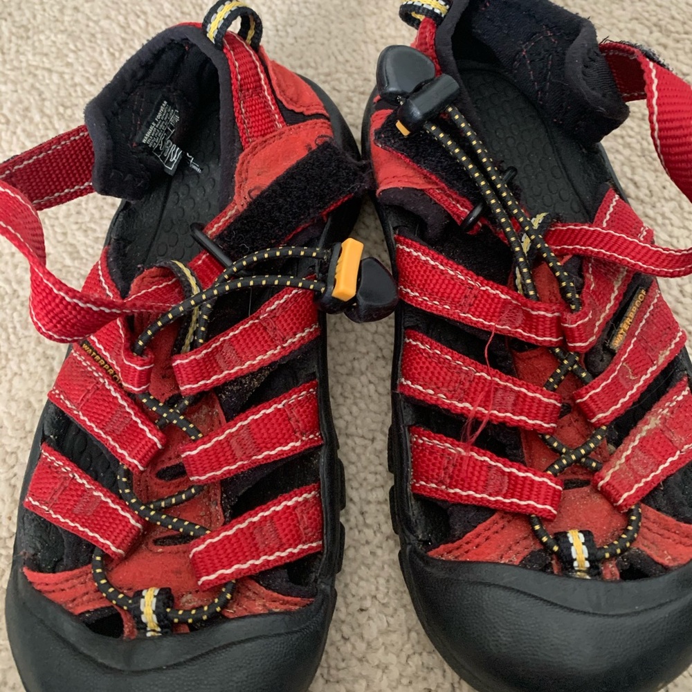 Kids Keen Shoes!